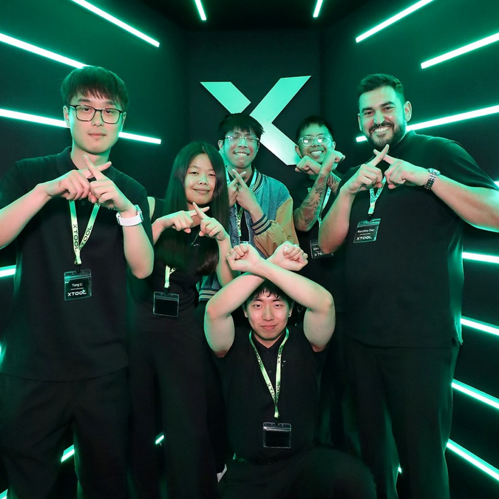 xtool One, Two, Smile! Photobooth