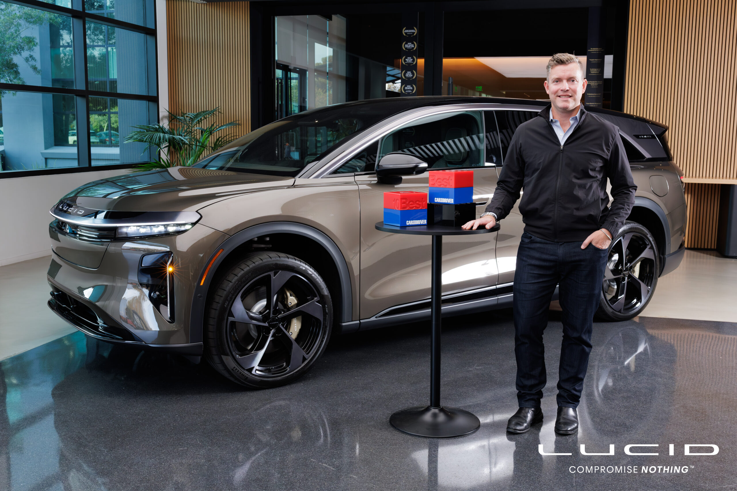 Lucid Best CD 10 514 scaled One, Two, Smile! Photobooth